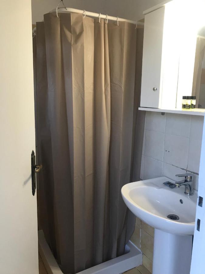 Room In Studio - Studio Banos Apartments And Swimming Pool Roda  Luaran gambar